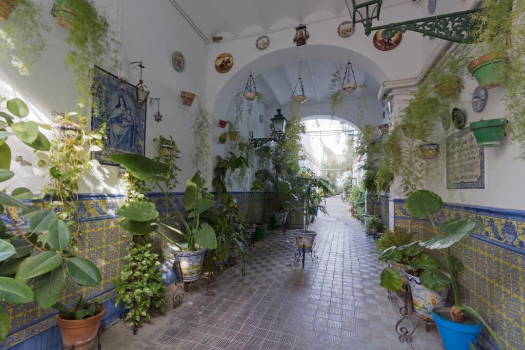 Castilla Triana Courtyard By Valcambre Sevilla Eksteriør bilde